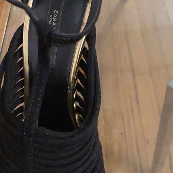 Black Suede Heels with Gold Chrome Heel size 37 4” heel height - Picture 4 of 7